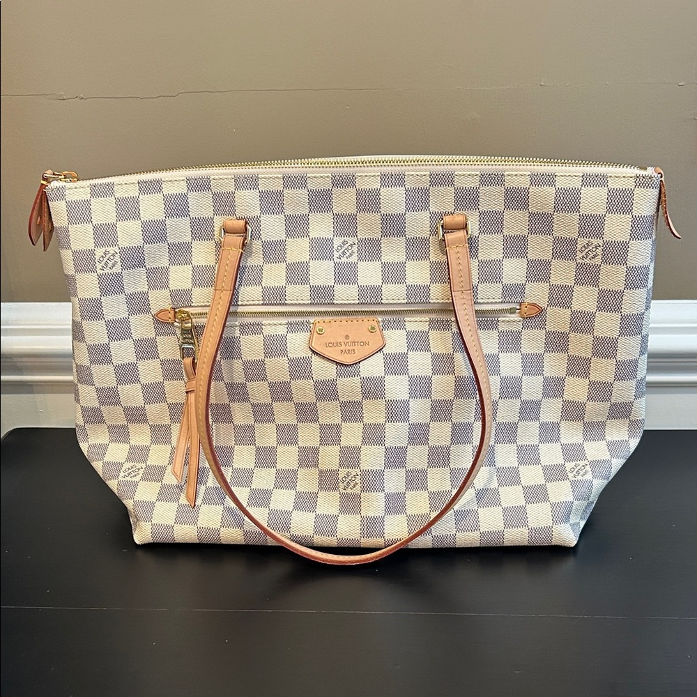 Louis Vuitton Damier Azur Tote - White and Tan